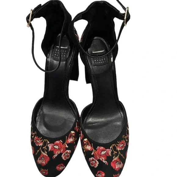 Luxe White House Black Market Piper Black Velvet and floral embroidered pumps 🌹 - Picture 7 of 16